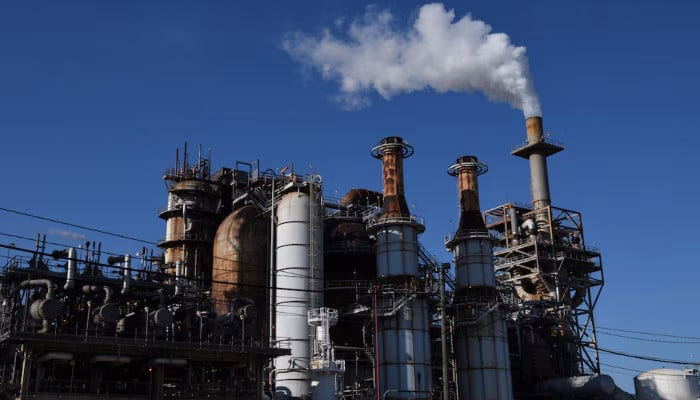 Oil refining sector faces strain from rising global costs and policy risks